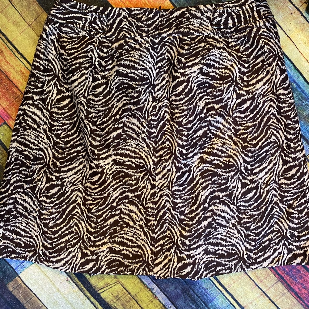 Ann Taylor Ladies skirt. - Picture 2 of 4